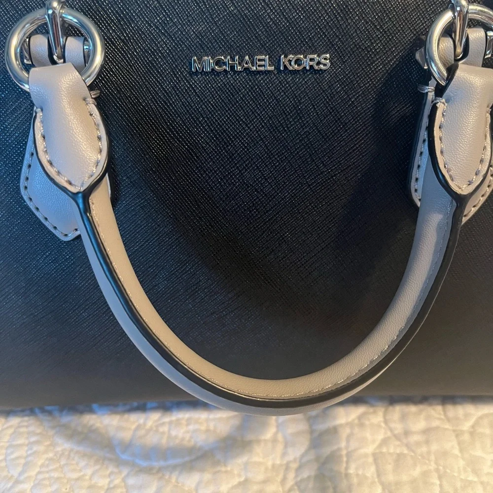 Michael Kors Black and Cream Small Marilyn Black Saffiano Messenger Women's Bag - Picture 2 of 11